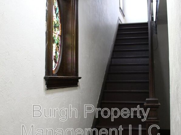213 6th Ave Floor 2