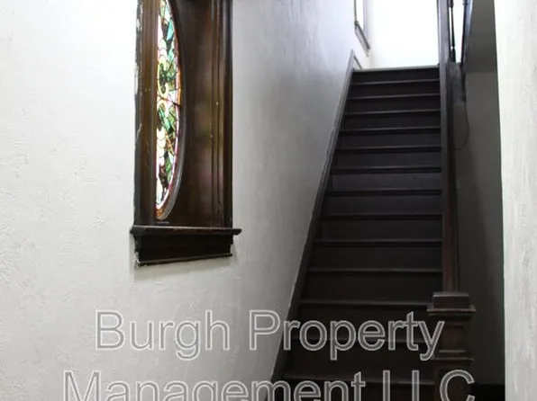 213 6th Ave Floor 2, Carnegie, PA 15106