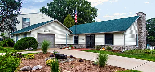 Pines West Apartments Photo 1