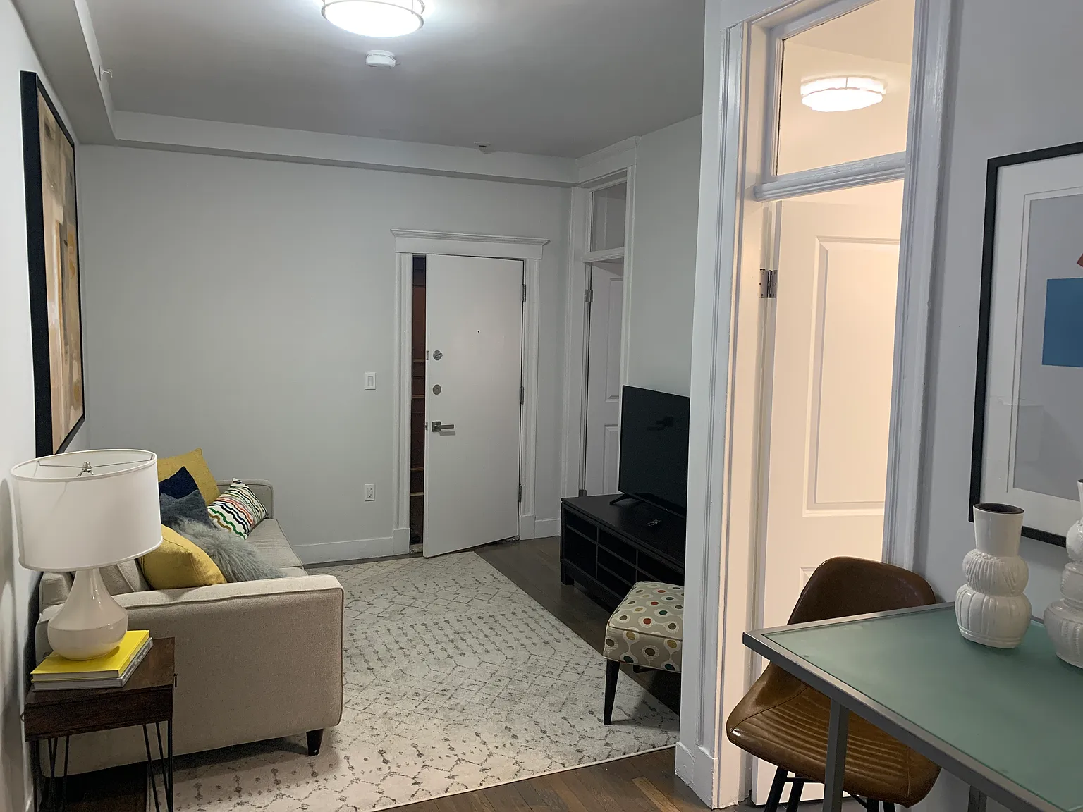 2 bed, 9999 sqft, $3,600 — Photo 4