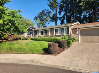 1721 Ten Oaks Ln, Woodburn, OR 97071