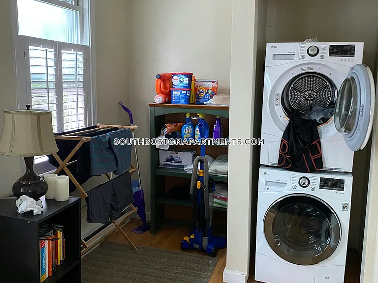 254 W 3rd St #3 — Photo 5