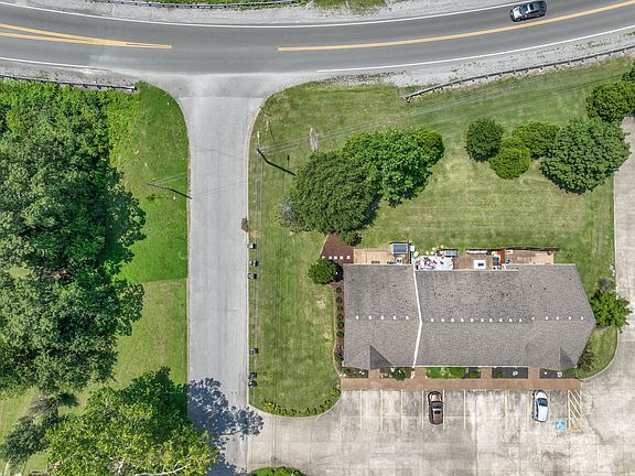 3rd image of 138 Cambridge Dr Unit C1