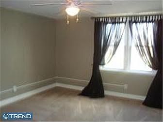 4th image of 409 Pine St