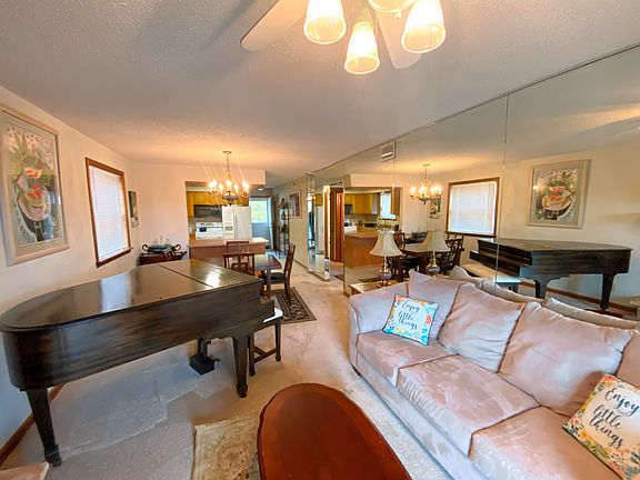 4th image of 28 Wheel House Ct #48
