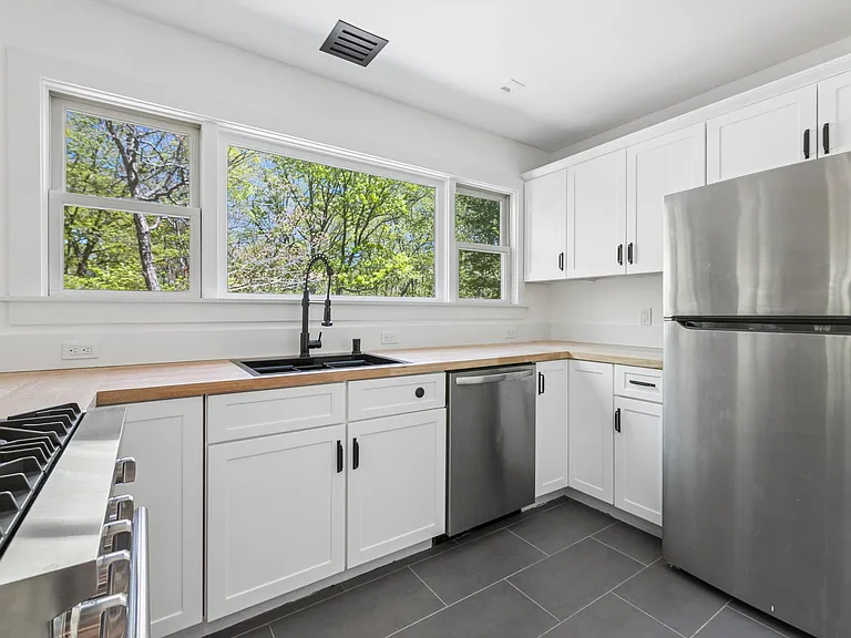 876 Millstone Rd — Photo 12