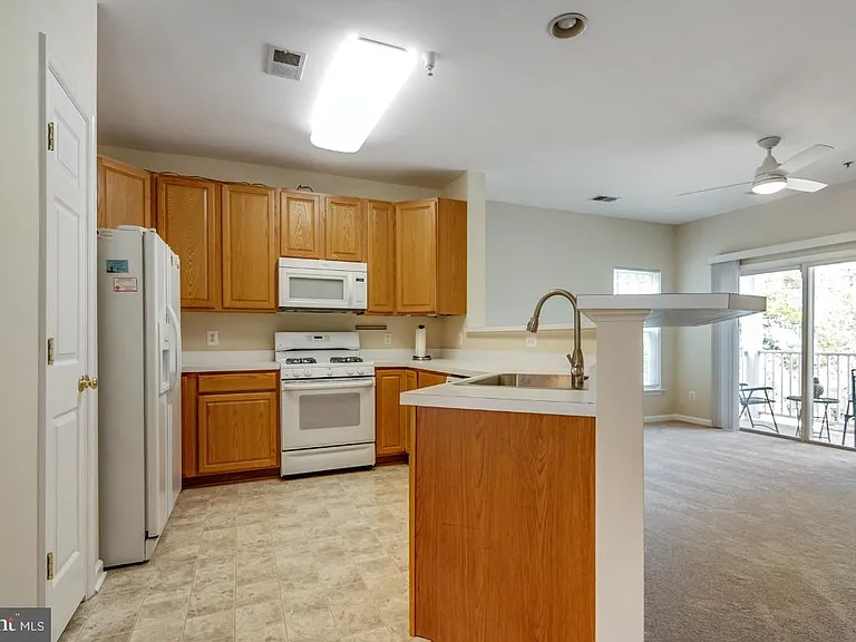 43028 Old Gallivan Ter — Photo 8