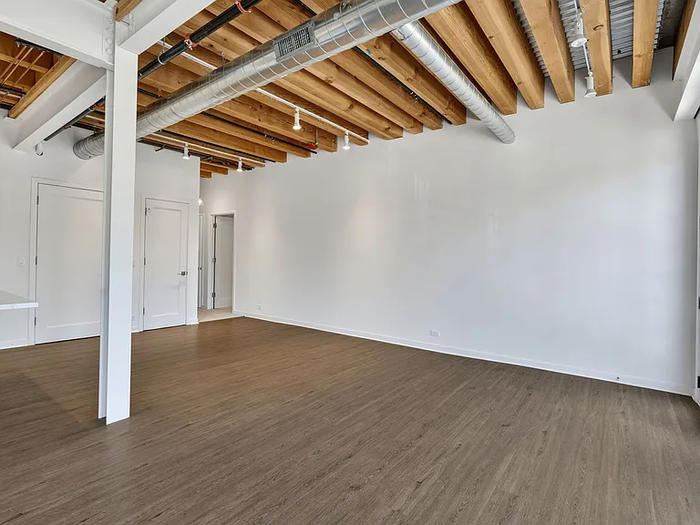 1401 N Western Ave — Photo 33