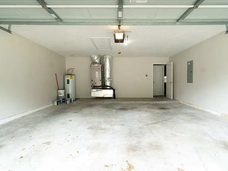 557 Grand Parke Dr — Photo 29