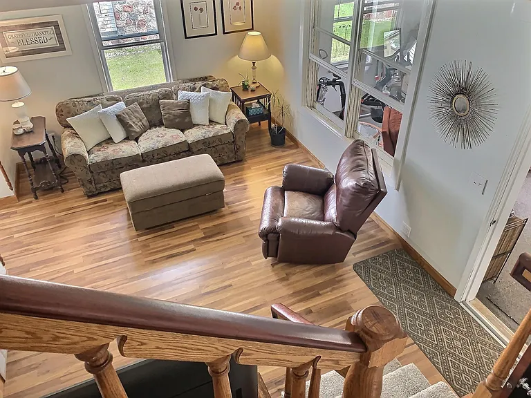 535 W Wisconsin St — Photo 11