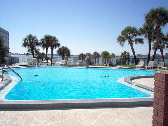 2nd image of 100 Bluff View Dr APT 112C