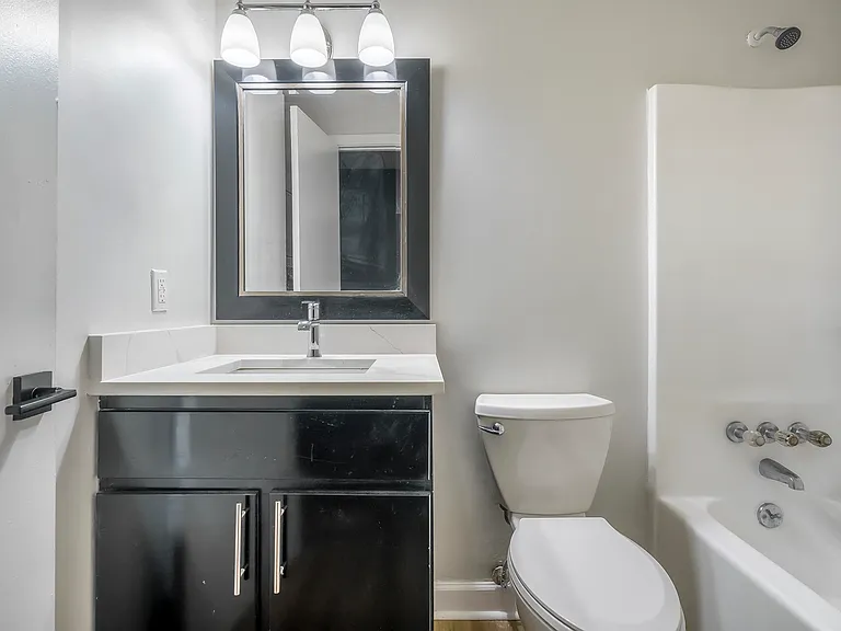 Iris Luxury Apartments — Photo 12