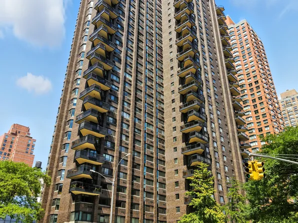 1725 York Avenue image 15 of 15