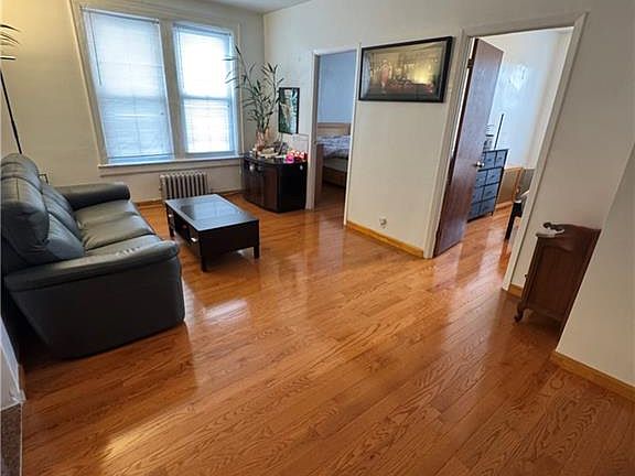 4th image of 2358 84th St