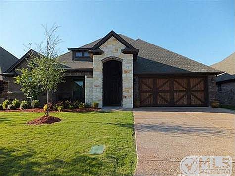 1st image of 104 Troon Dr