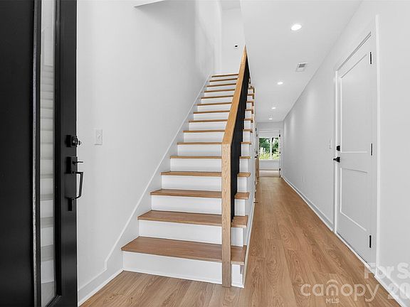 5th image of 2714 Baltimore Ave