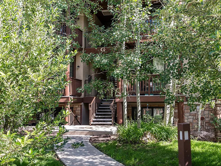 1600 Pinebrook Blvd #G1 — Photo 14