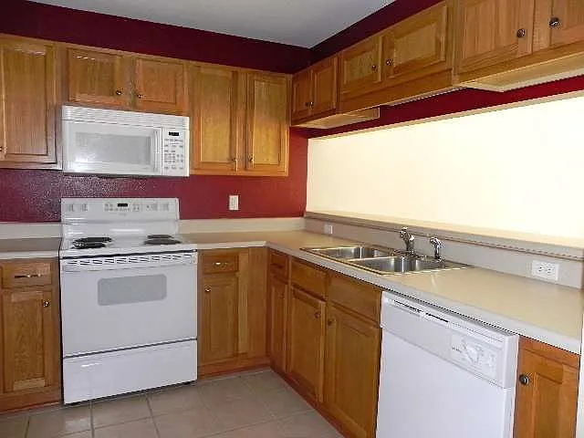 2 bed, 1344 sqft, $1,450 — Photo 4