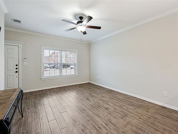 3rd image of 301 Sw Pkwy #309