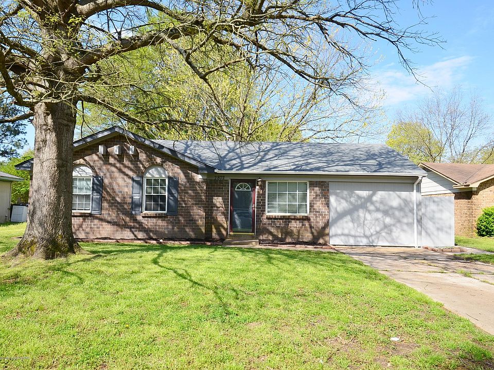 1st image of 2802 Normandy Dr