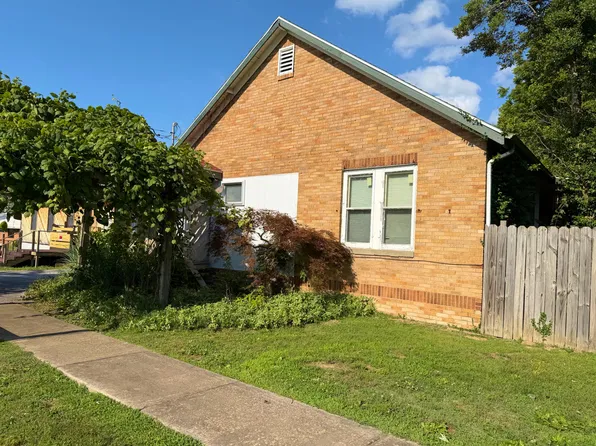 2331 S Illinois Ave, Carbondale, IL 62903