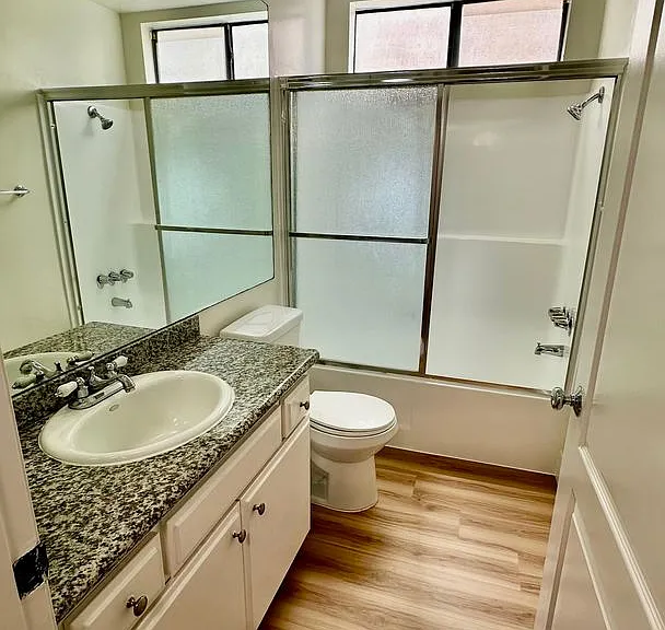 2204 S Beverly Glen Blvd — Photo 9