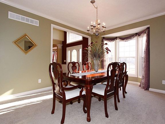 3rd image of 9340 Cobblestone Ct