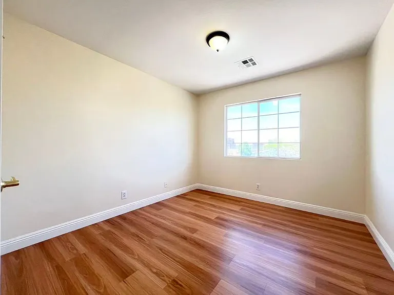9891 Ridge Hill Ave — Photo 17