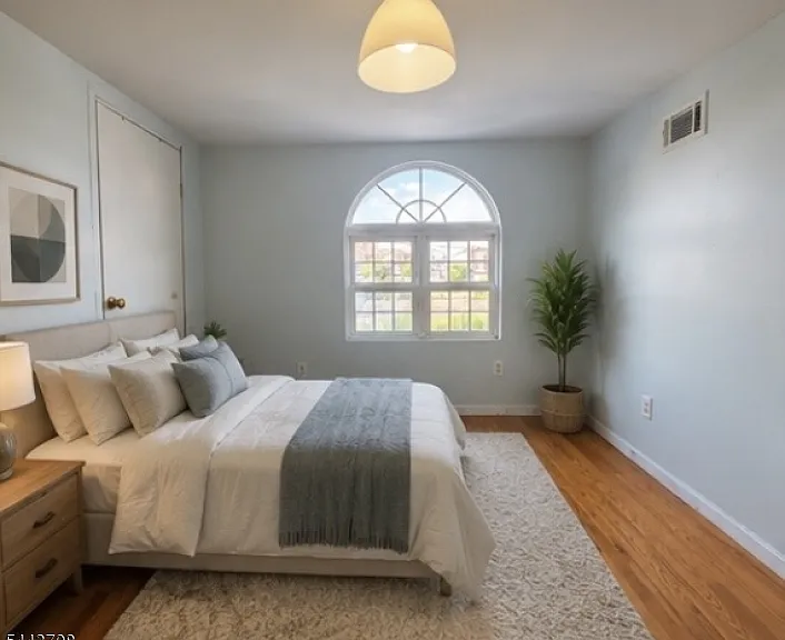 208 Astor St — Photo 3