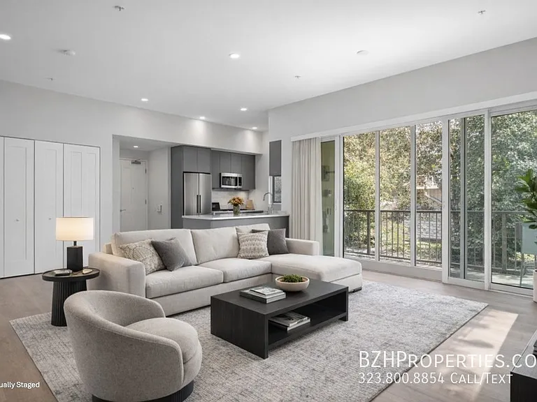 1223 N Hayworth Ave — Photo 1