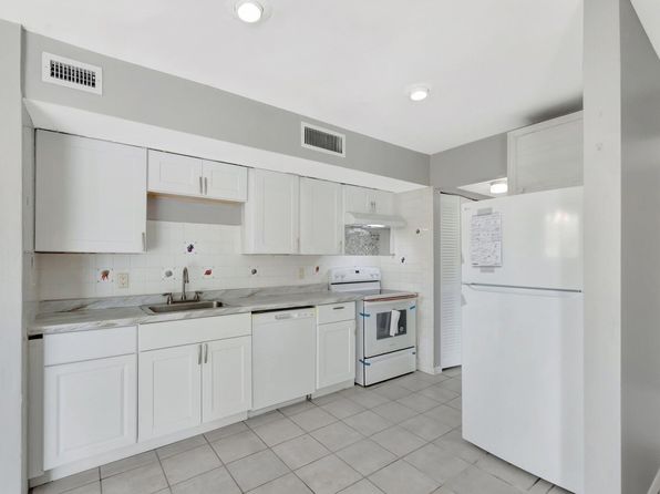 1840 Fairview Villas Drive #4, Palm Springs, FL 33406