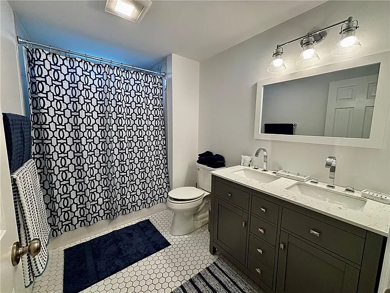 433 Wolcott Ave — Photo 17