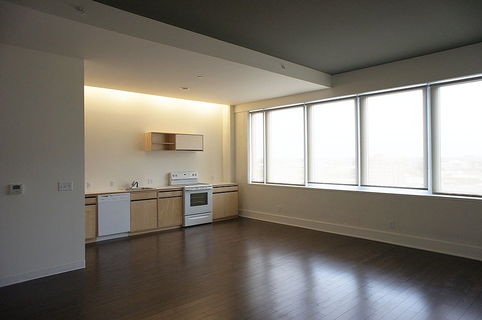 2nd image of 120 E 1st St N APT 7K