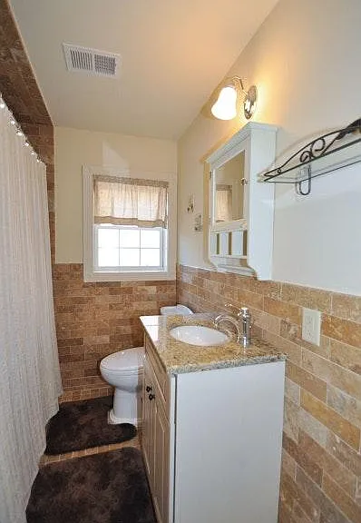 73 New England Ave — Photo 11