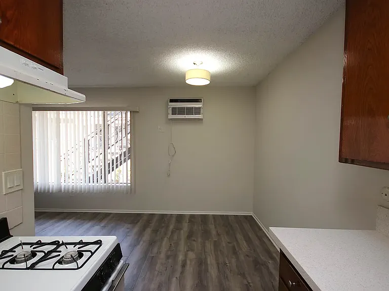 567 N Holliston Ave #1 — Photo 12