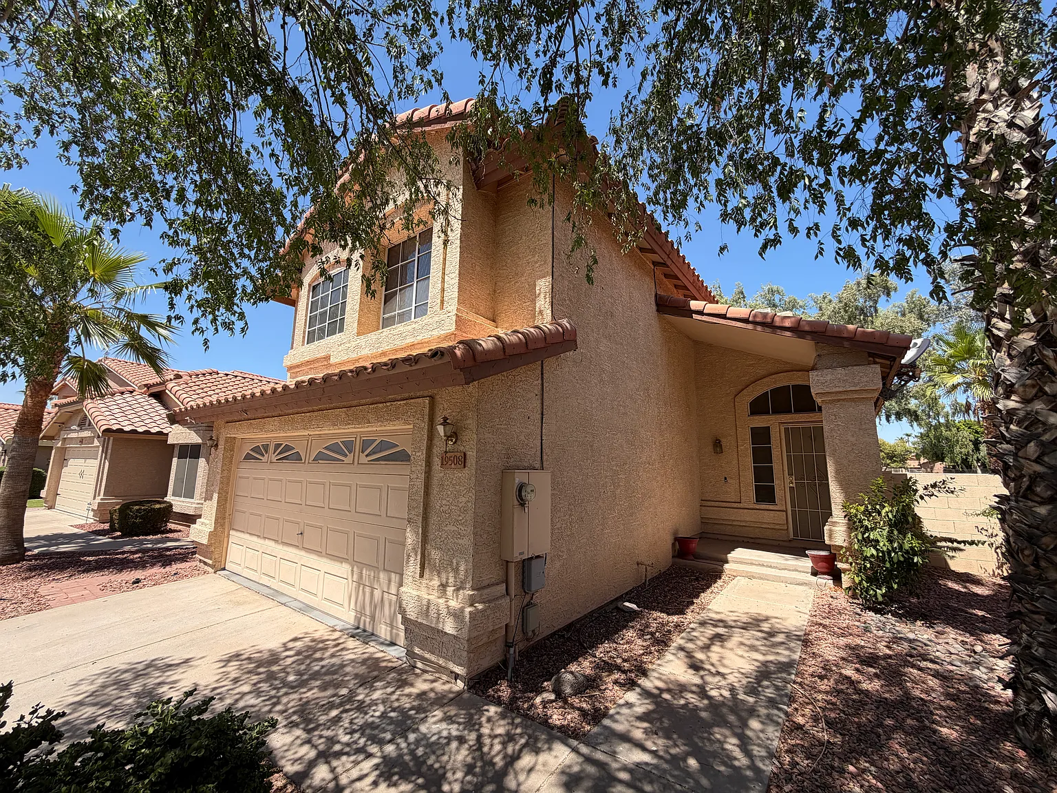 3 bed, 2.5 bath, 1422 sqft, $1,995 — Photo 3