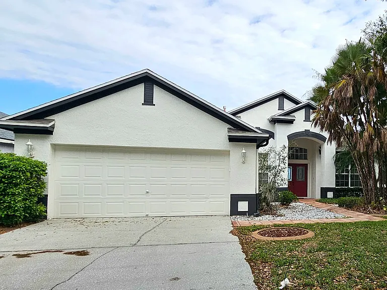 7209 Colonial Lake Dr — Photo 3