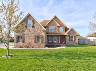 818 E Roubidoux St, Nixa, MO 65714