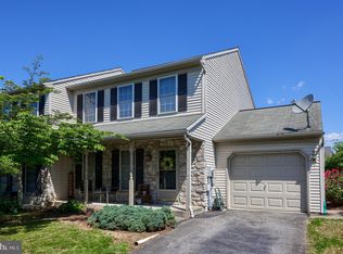 4117 Green Park Dr, Mount Joy, PA 17552