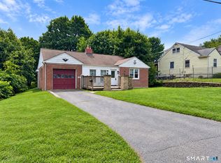 112 Ochsner Pl, Bridgeport, CT 06606