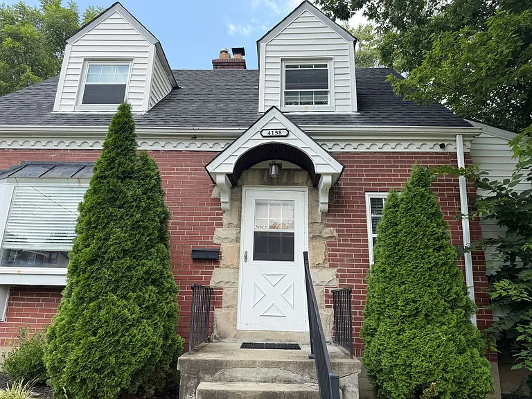 4158 Saint Lawrence Ave — Photo 1