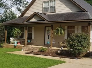 112 E Barfoot St, Union, MS 39365