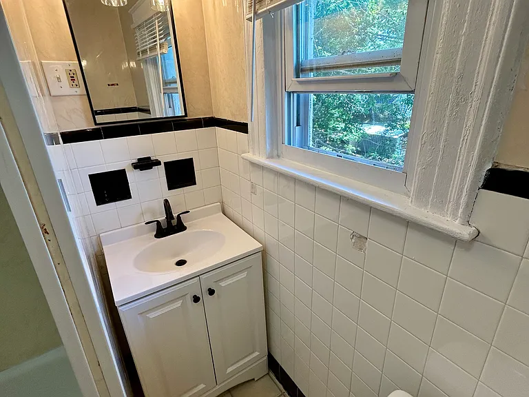 71 Schubert St — Photo 13