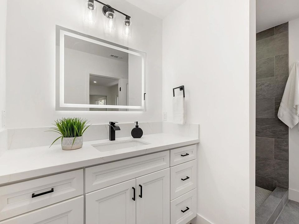 1st image of 3736-38 Louisiana St #2