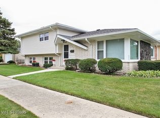 8455 N Ozanam Ave, Niles, IL 60714
