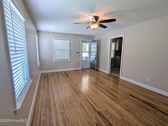2nd image of 900 Prince Ave