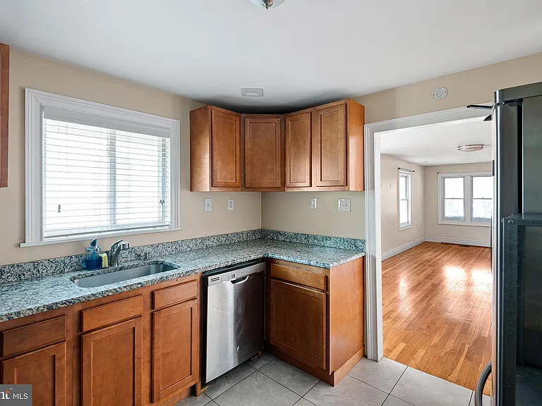 27 W Reamer Ave — Photo 2