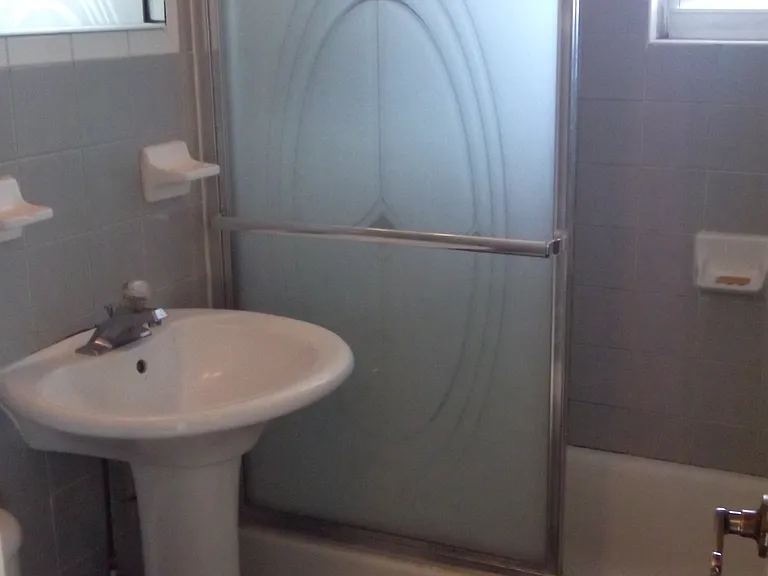 410 NW 36th St #2 — Photo 5