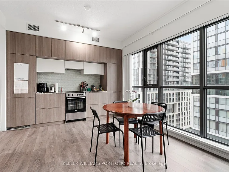 159 Dundas St E #1005 — Photo 10