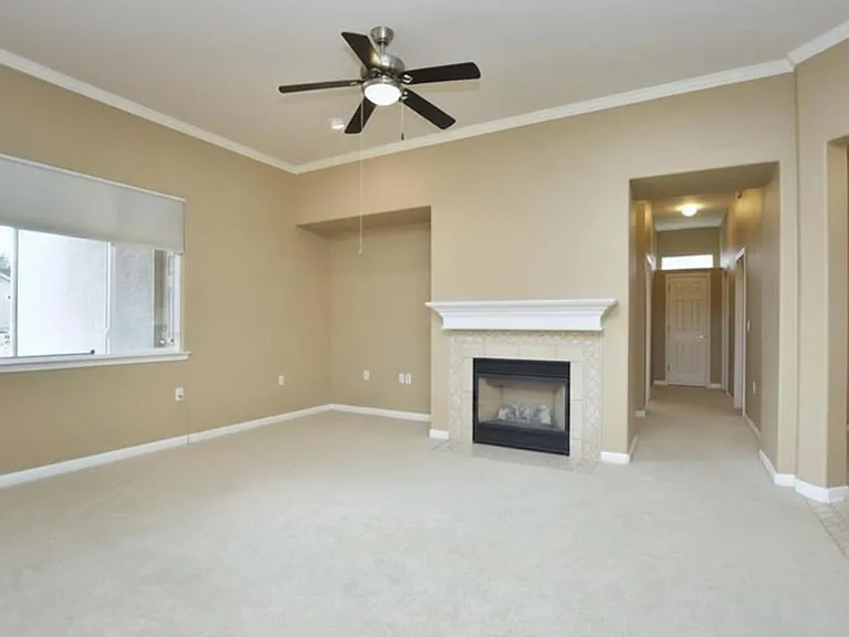 111 Purple Sage Dr — Photo 3